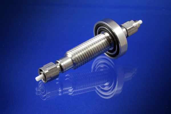 Fiber-optic hermetic feedthrough in bulkhead style and with SMA connectors