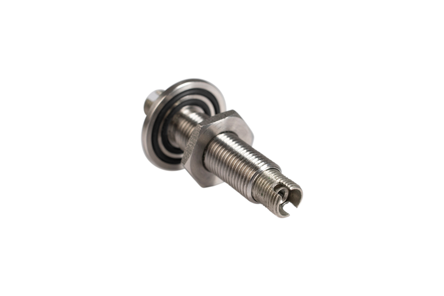 Reconfigurable hermetic fiber-optic feedthroughs for vacuum and pressure up to 600 bars