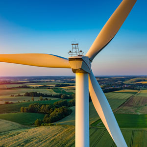 Performance monitoring of wind turbines with fiber optics